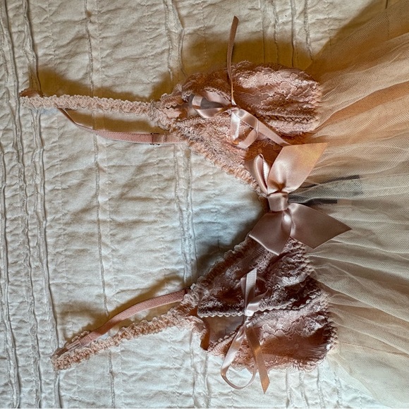 Victoria’s Secret vintage peek a boo Valentine’s Day babydoll lingerie - Picture 2 of 7